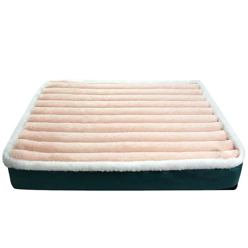 Puppy on calming mat in crate — Dogora dog travel mat